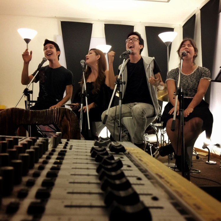 concierto digital 1 (cantando)